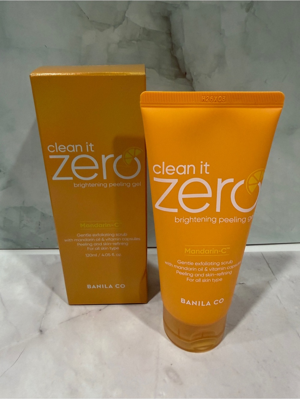 Clean It Zero Mandarin-C Brightening Peeling Gel - Orange